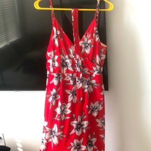 COPY - Red floral dress! Stunning color with wrap…